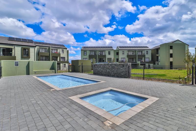 2 Bedroom Property for Sale in Jakarandas Western Cape